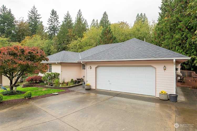 8 Ammons Ln Longview, WA 98632