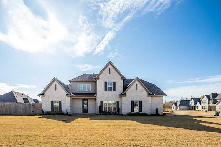 25 Cambridge Cv Oakland, TN 38060