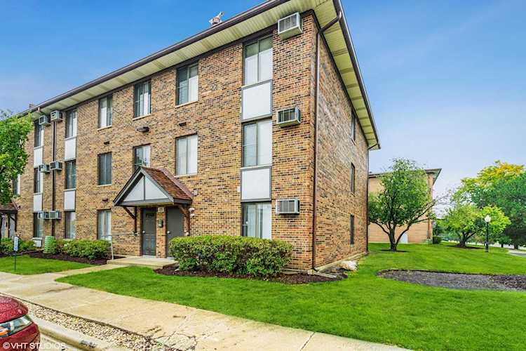 121 Gregory St #2 Aurora, IL 60504 | MLS 11670013 Photo 1