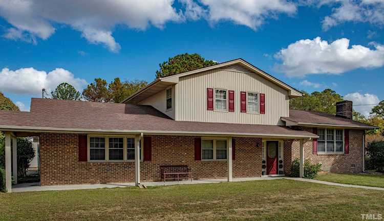 106 W Griswold Street Selma, NC 27576