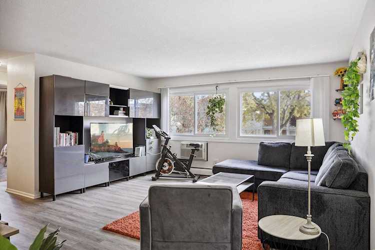 2630 Pleasant Avenue #205 Minneapolis, MN 55408