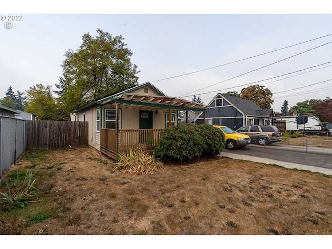 9607 SE 76th AVE Milwaukie, OR 97222