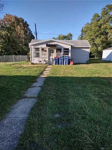 608 1St Street Piqua, OH 45356
