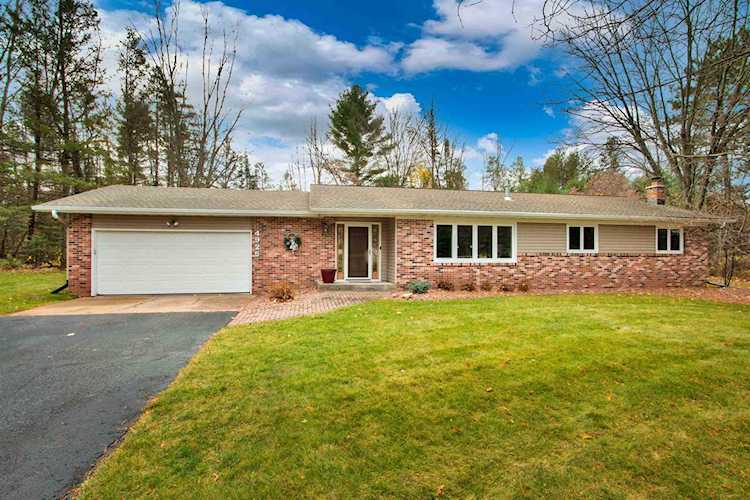 4925 White Pine Drive Stevens Point, WI 54482 | MLS 22205533 Photo 1