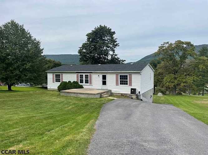 611 Highland Avenue Burnham, PA 17009