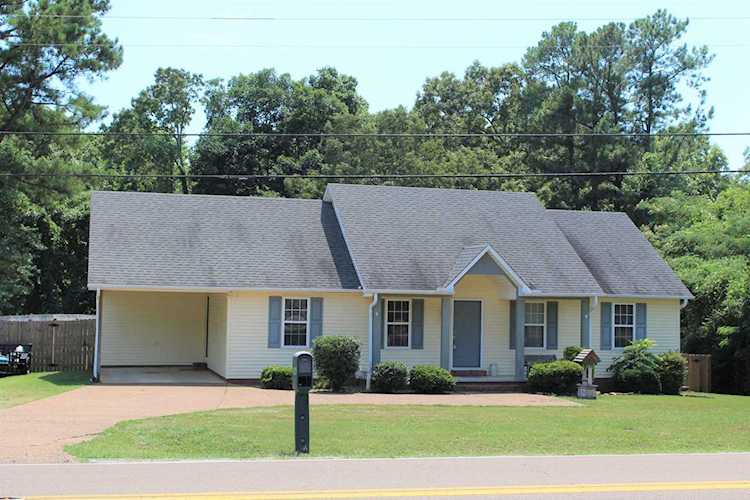 Haltom Real Estate, local REALTORS® Specialize in Selling Homes in Jackson, TN & Surrounding Areas : Madison County, Henderson County, Carroll County, Gibson County, Chester County, Hardeman County, Crockett County Photo 1