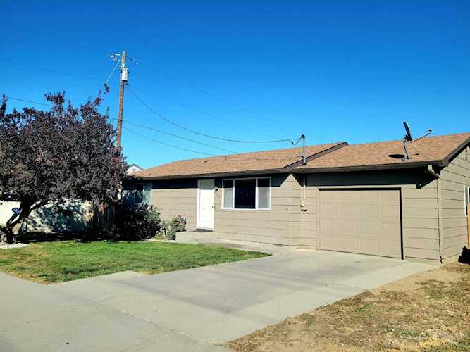 3015 S Indiana Ave Caldwell, ID 83605