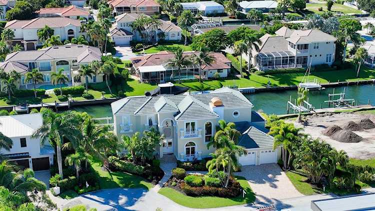 610 Yardarm Ln Longboat Key, FL 34228