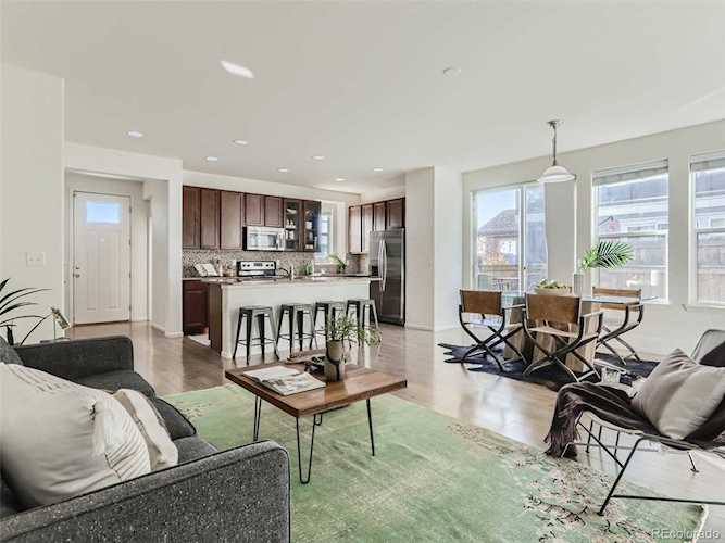 9245 E Prairie Meadow Dr Denver, CO 80238