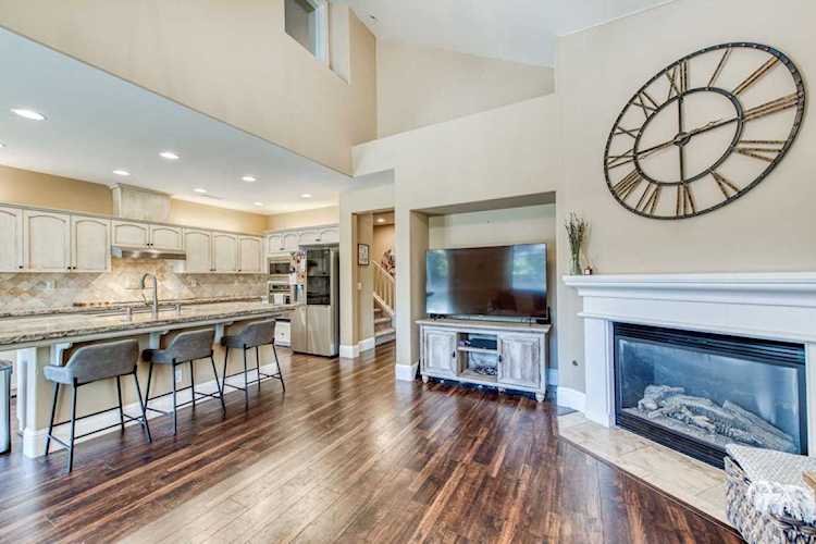 2182 Everglade Avenue Clovis, CA 93619