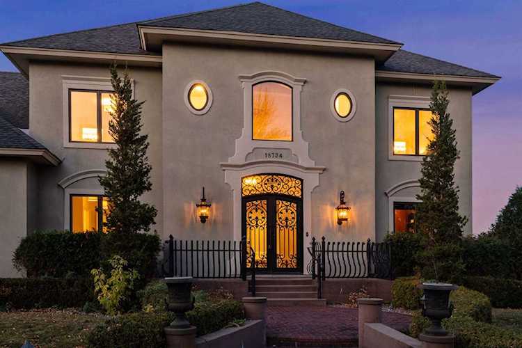 18734 Melrose Chase Eden Prairie, MN 55347