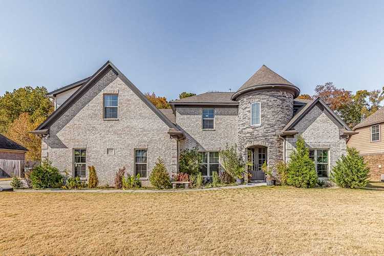 5027 Forest Oasis Ln Bartlett, TN 38135