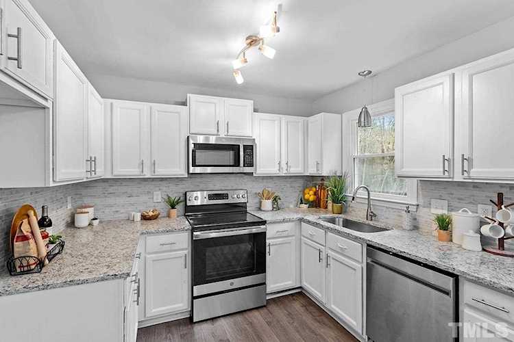 6008 Sandy Run Knightdale, NC 27545