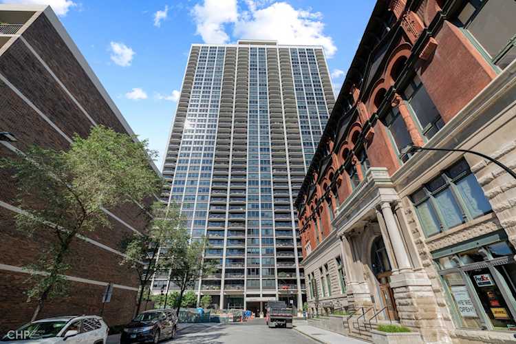 1560 N Sandburg Terrace #2301J Chicago, IL 60610