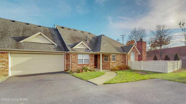 8203 Fiddlesticks Ct Louisville, KY 40291