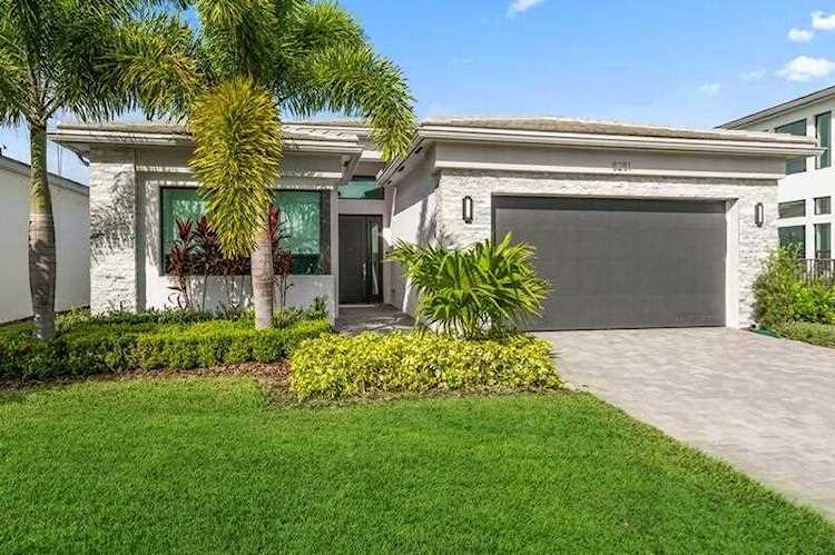 8281 Oceanus Drive Boca Raton, FL 33496