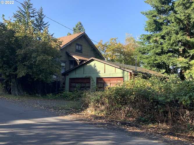 1813 Davis RD Oregon City, OR 97045