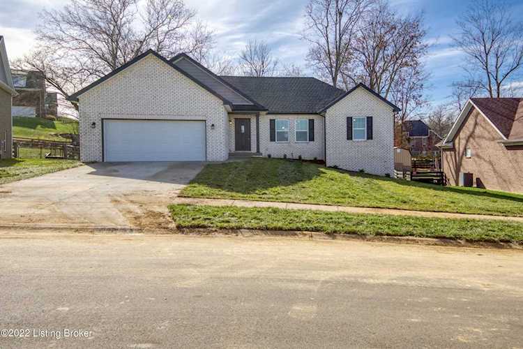 202 Oak Leaf Ct Taylorsville, KY 40071
