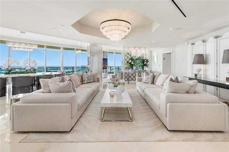 900 Biscayne Blvd #PH6107 Miami, FL 33132