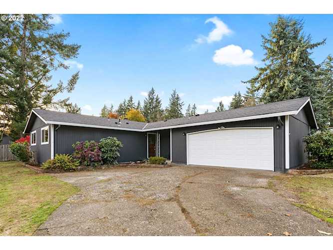 124 Madrona CT Oregon City, OR 97045