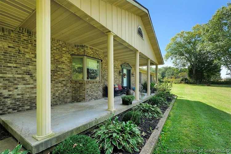 6989 Pioneer Trl NE Georgetown, IN 47122