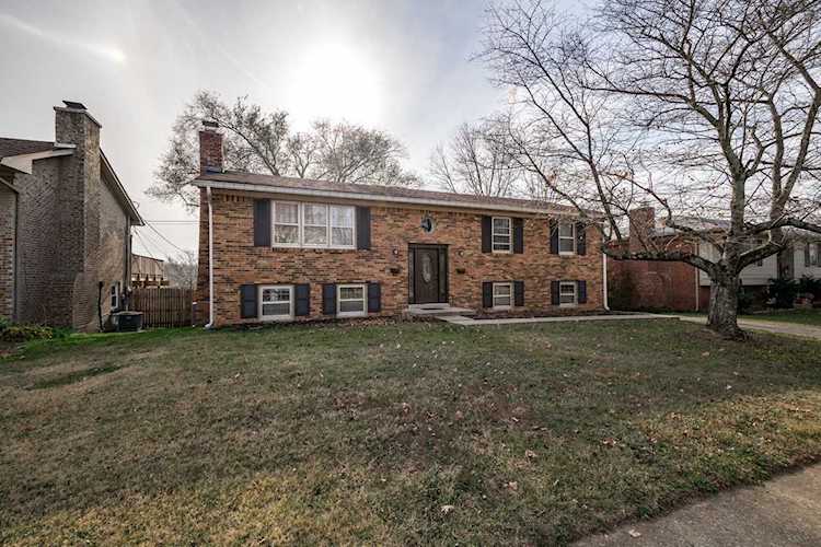 1812 Hopemont Ct Lexington, KY 40514