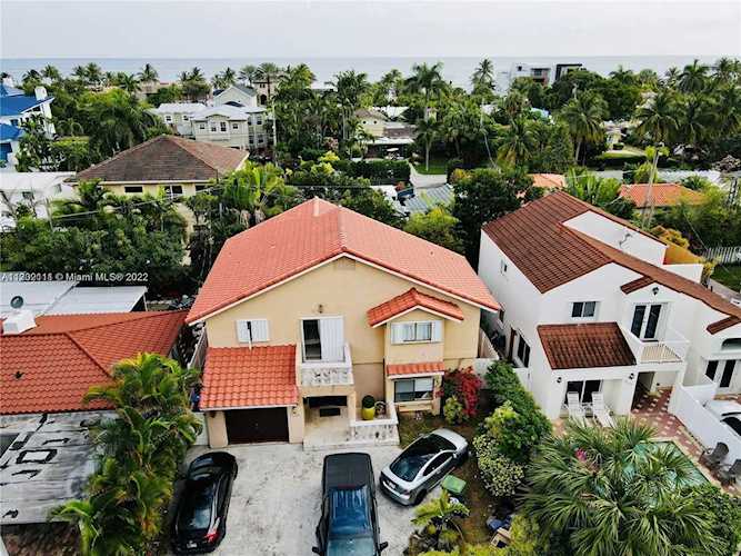 2724 N Ocean Blvd Fort Lauderdale, FL 33308