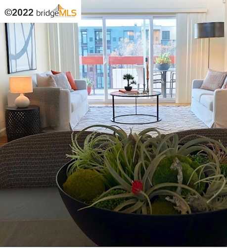 288 Whitmore St #401 Oakland, CA 94611