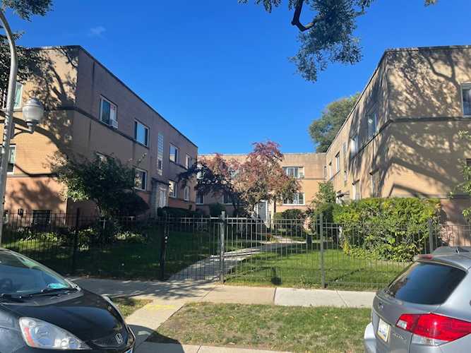 1702 W Jarvis Ave #A Chicago, IL 60626