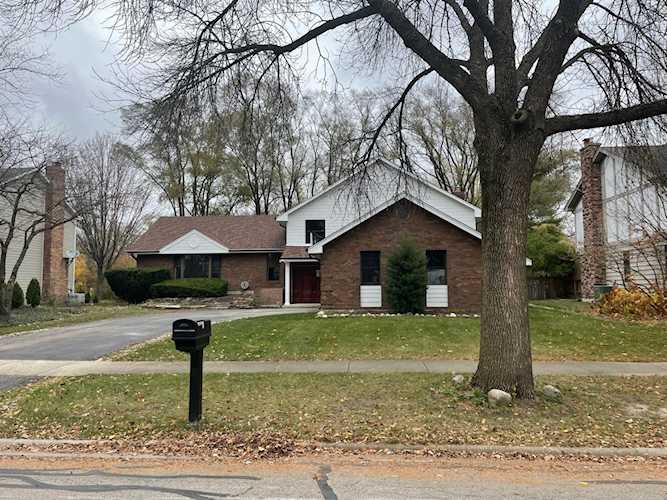 610 Thornapple Dr Naperville, IL 60540