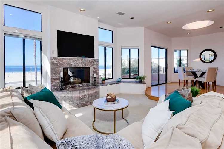 38 15th St Hermosa Beach, CA 90254 | MLS SB22234802 Photo 1