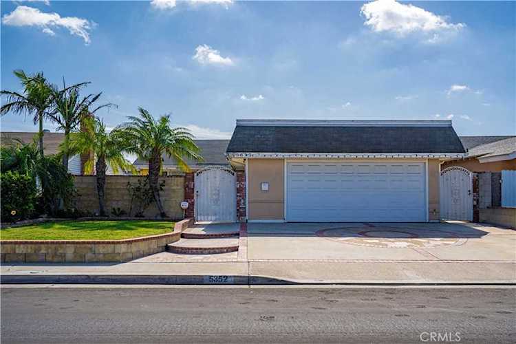 5352 La Luna Dr La Palma, CA 90623