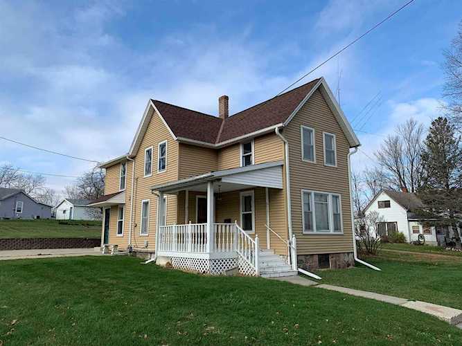 285 S Monroe St Waterloo, WI 53594