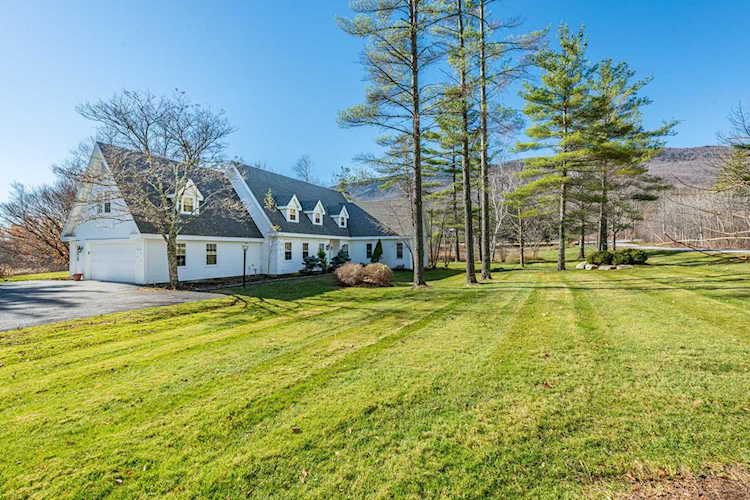 114 Village Glen Rd Manchester, VT 05254