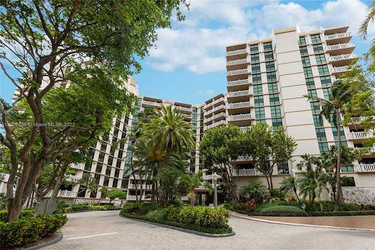 1111 Crandon Blvd #B1105 Key Biscayne, FL 33149
