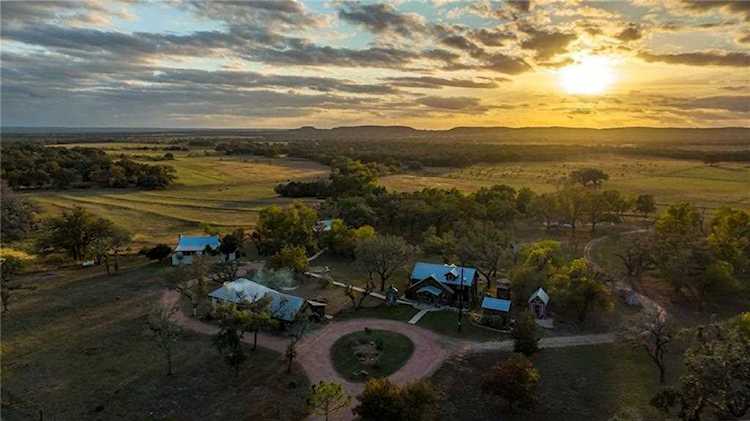 580 Knopp School RD Fredericksburg, TX 78624