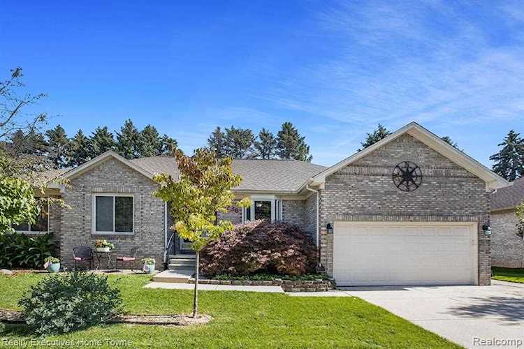 36236 Gloucester Clinton Township, MI 48035
