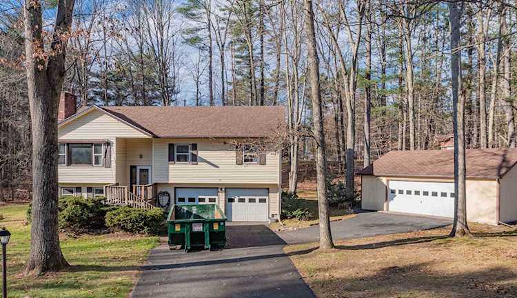 25 Logwood Circle Essex, VT 05452