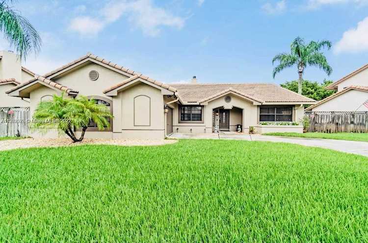 6981 E Wedgewood Ave Davie, FL 33331