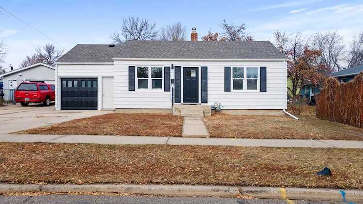 1204 NW 7th Ave Minot, ND 58703