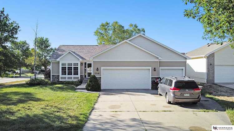 7735 S 34 Street Court Lincoln, NE 68516 | MLS 22221214 Photo 1