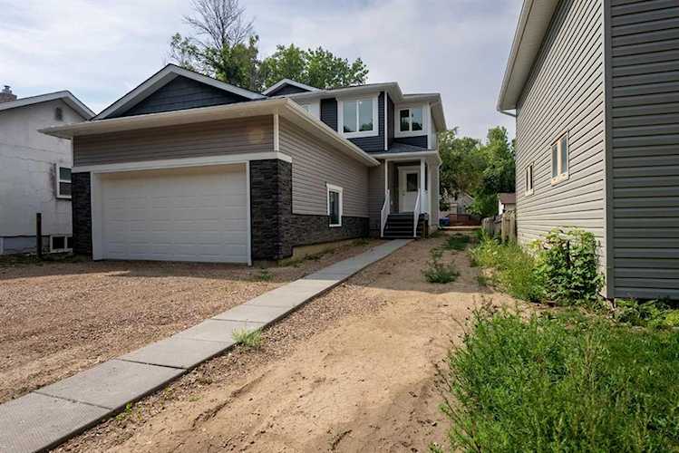 821 SE 11 St Medicine Hat, AB T1A 1T6