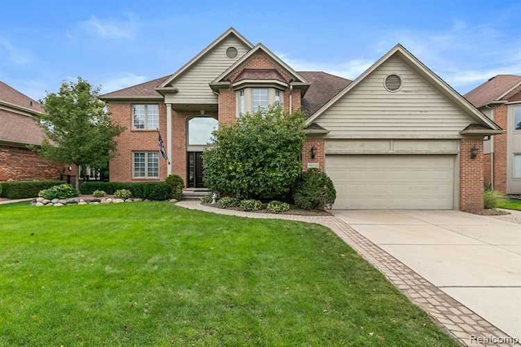 50554 Justin Dr Macomb Twp, MI 48044 | MLS 20221045972 Photo 1