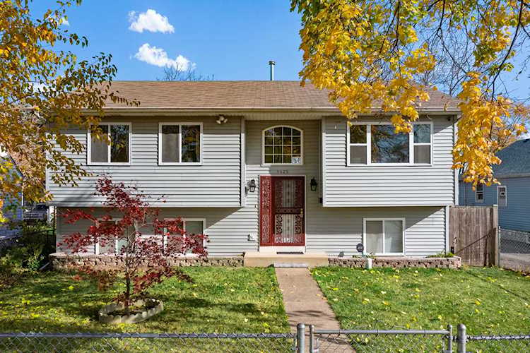 1425 Grove Ave North Chicago, IL 60064