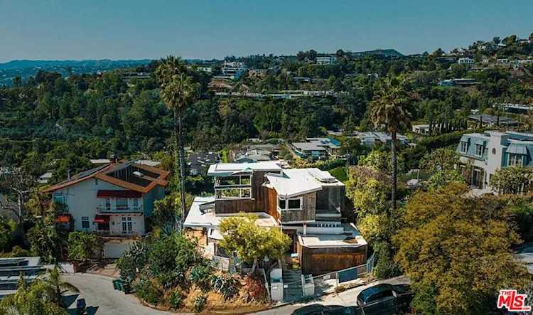 9443 Sierra Mar Place Los Angeles, CA 90069