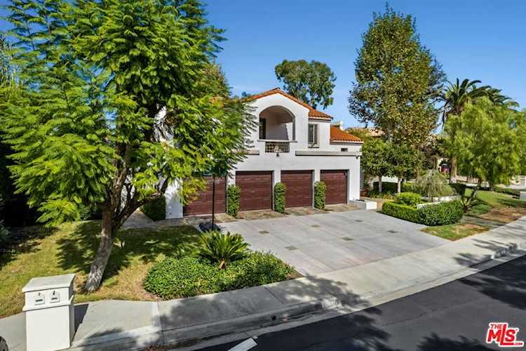 23317 Park Colombo Calabasas, CA 91302