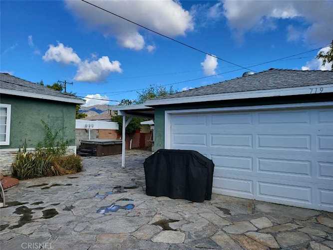 717 De Haven St San Fernando, CA 91340 | MLS SR22239515 Photo 1