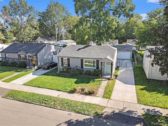 2400 Harris St Ferndale, MI 48220
