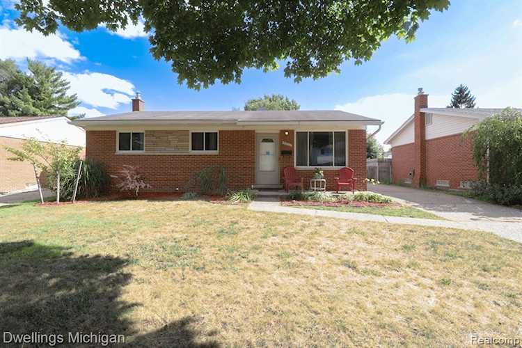 30527 Birchwood St Westland, MI 48186 home for sale, MLS#20221025000 | Dwellings Michigan Real Estate Photo 1