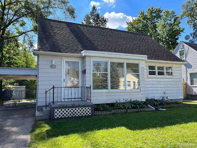 255 Adams Ct Ferndale, MI 48220